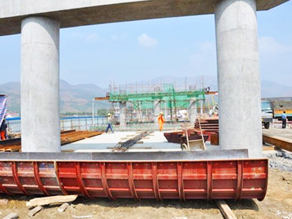 中建八局第二建設公司圓柱模施工現(xiàn)場